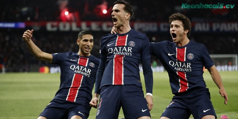 PSG là câu lạc bộ hiện đang đứng đầu giải VĐQG Pháp